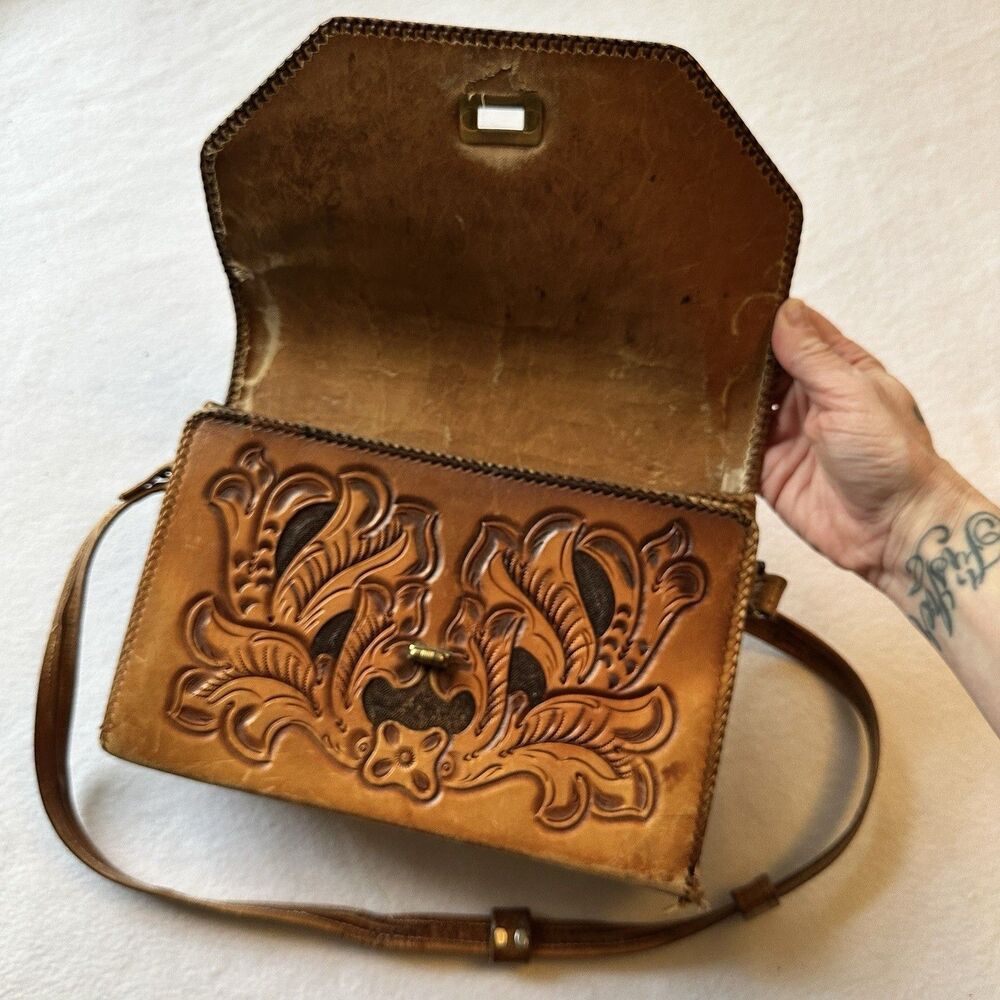 Vintage Hand Tooled Leather Shoulder Bag 10x7 Purse - Picture 4 of 10